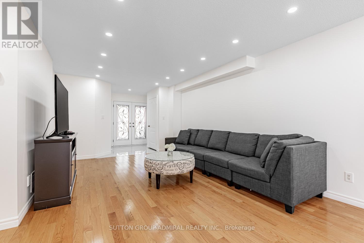 105 Prairie Dunes Place, Vaughan, Ontario  L4K 2E4 - Photo 6 - N12466886
