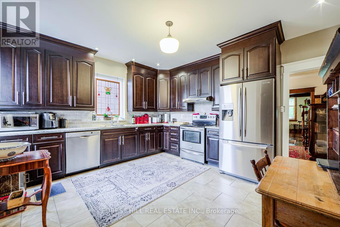 132 Hope Street, Toronto, Ontario  M6E 1K1 - Photo 18 - W12466778