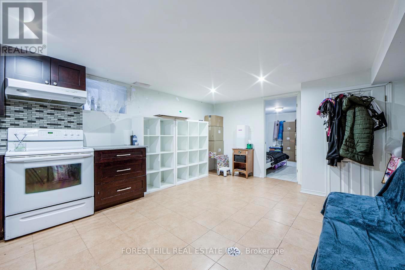 132 Hope Street, Toronto, Ontario  M6E 1K1 - Photo 33 - W12466778