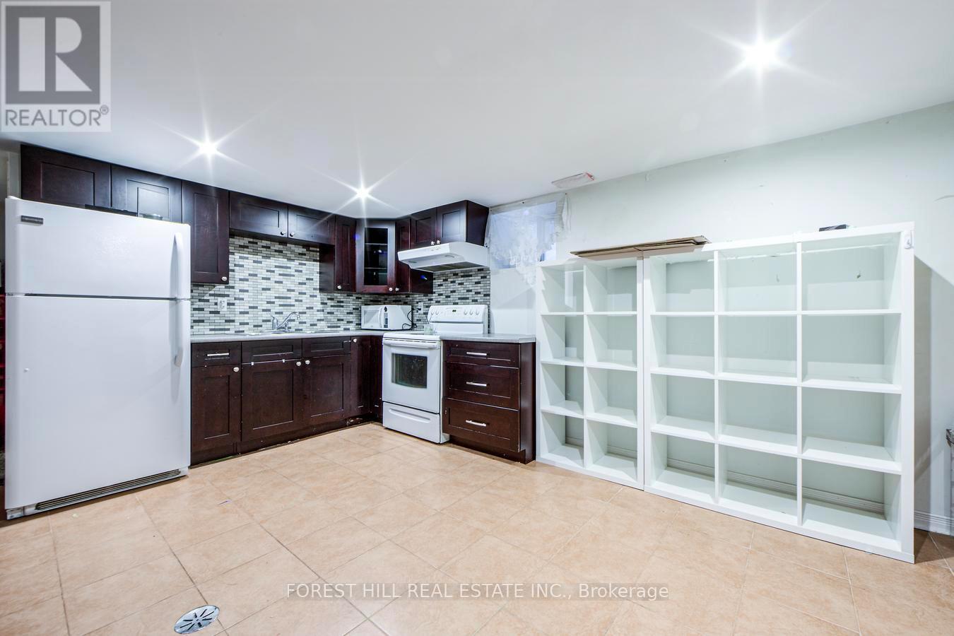 132 Hope Street, Toronto, Ontario  M6E 1K1 - Photo 34 - W12466778
