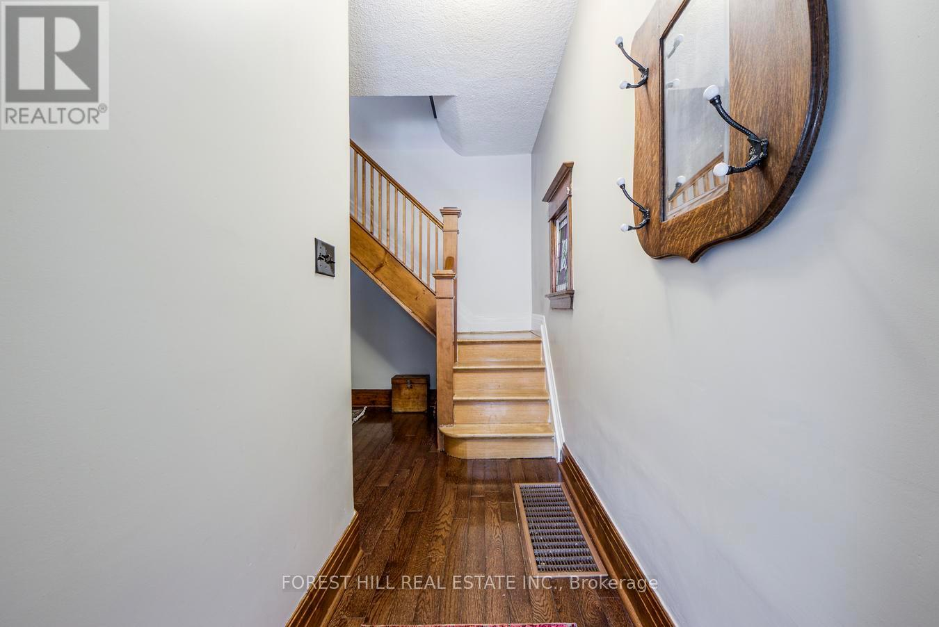 132 Hope Street, Toronto, Ontario  M6E 1K1 - Photo 6 - W12466778