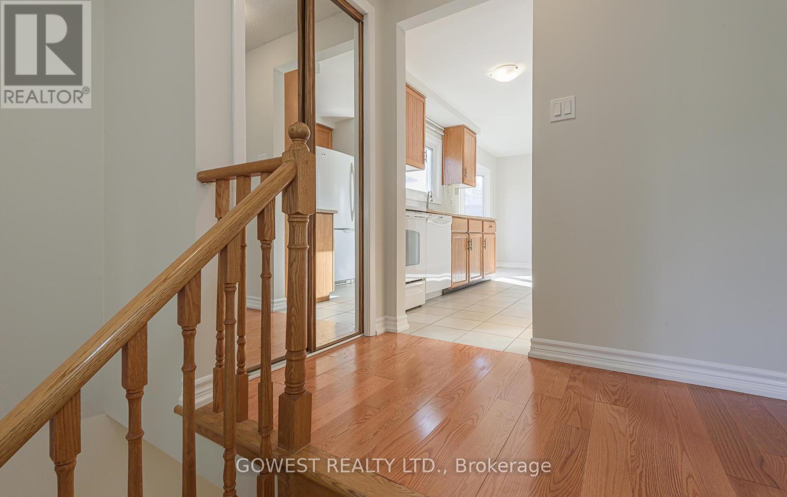 6 Elderbank Court, Brampton, Ontario  L6Z 3B2 - Photo 8 - W12466784