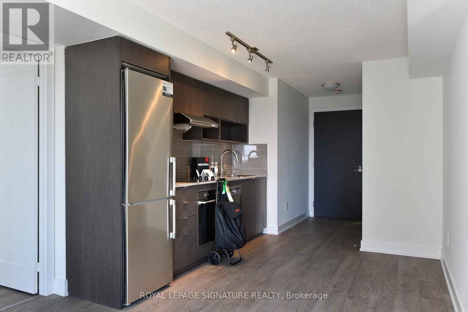 3010 - 7 Mabelle Avenue, Toronto, Ontario  M9A 0C9 - Photo 9 - W12466790