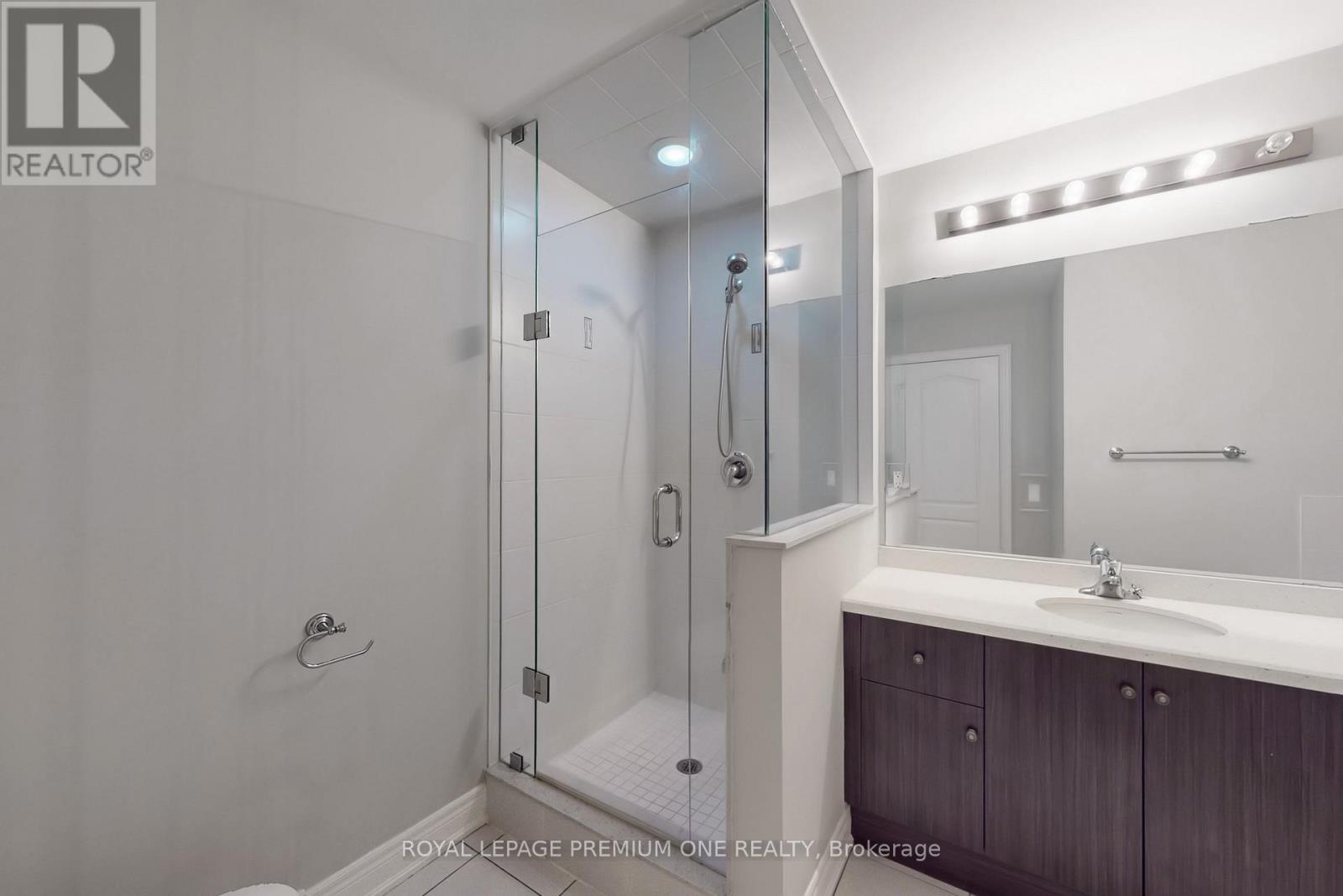 71 Dryden Way N, Toronto, Ontario  M9R 0B2 - Photo 17 - W12466804