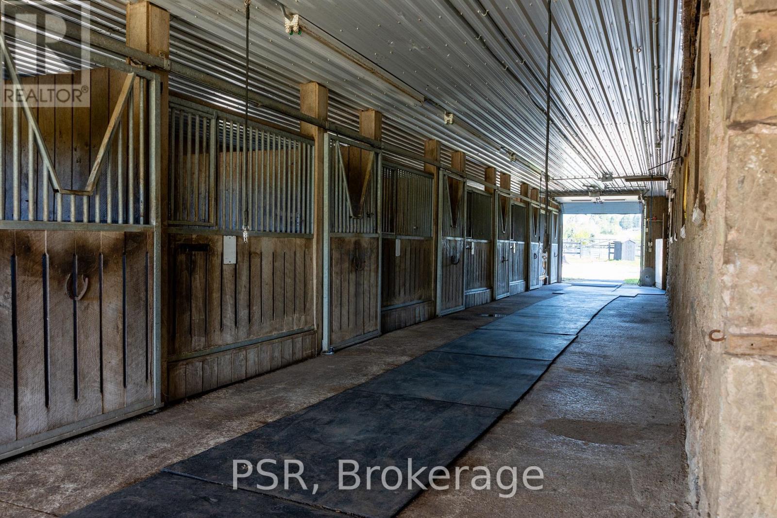10520 Second Line, Milton, Ontario  L0P 1B0 - Photo 17 - W12466811