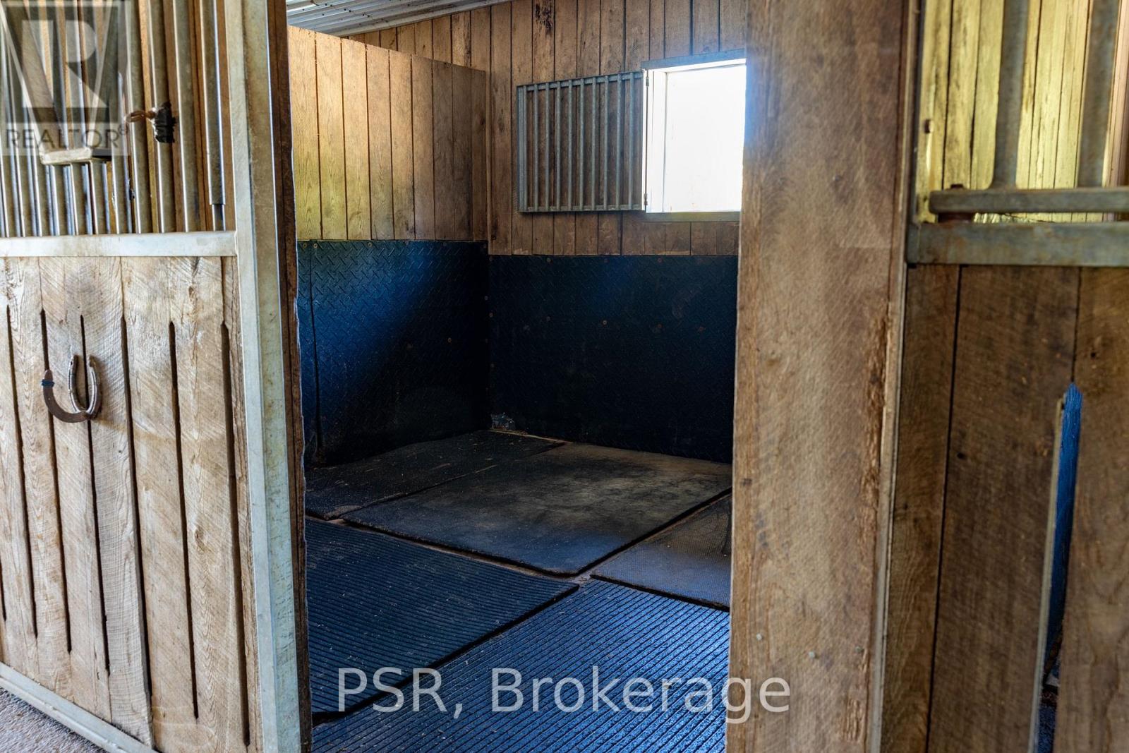 10520 Second Line, Milton, Ontario  L0P 1B0 - Photo 18 - W12466811