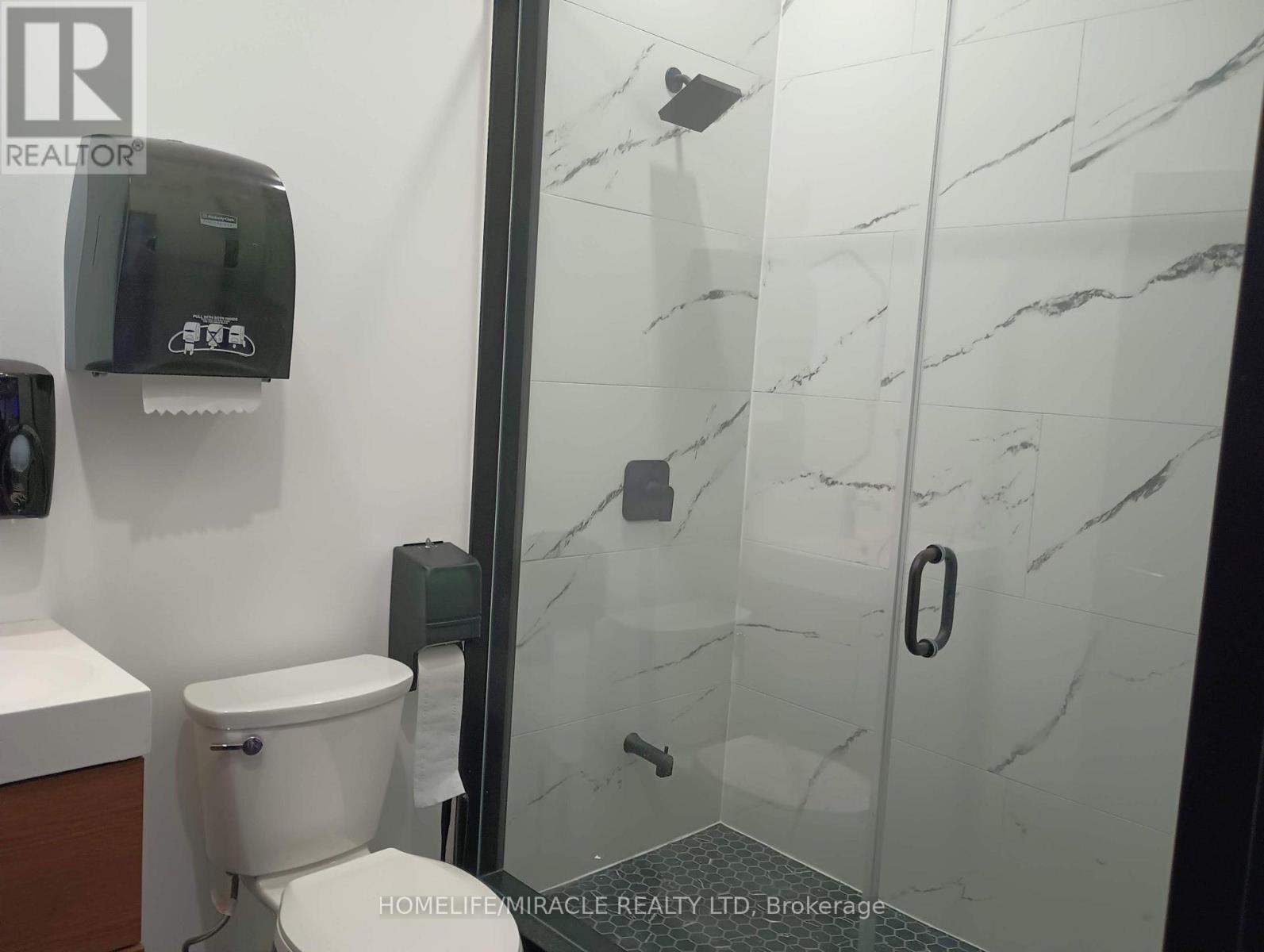11 - 35 Stoffel Drive, Toronto, Ontario  M9W 6A8 - Photo 8 - W12466826
