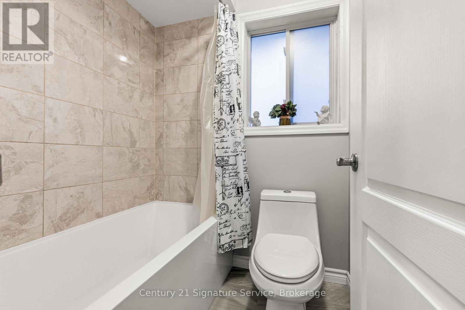 62 Penbridge Circle, Brampton (Fletcher's Meadow), Ontario  L7A 2P9 - Photo 22 - W12466834