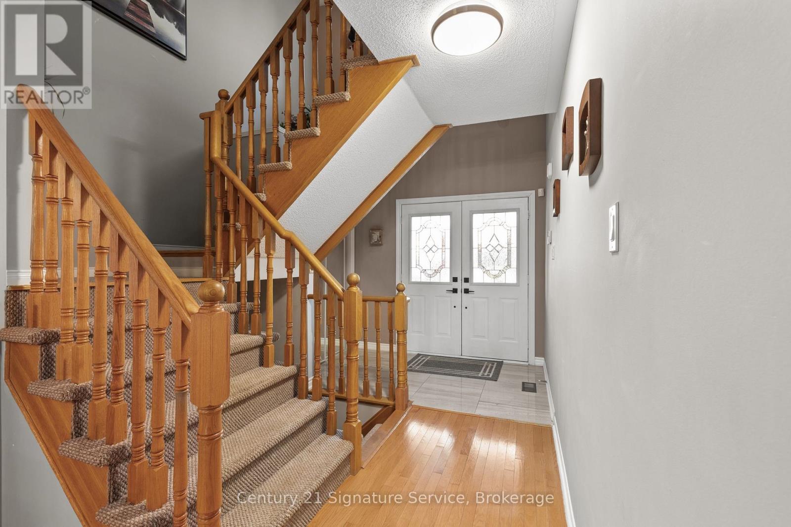62 Penbridge Circle, Brampton (Fletcher's Meadow), Ontario  L7A 2P9 - Photo 5 - W12466834