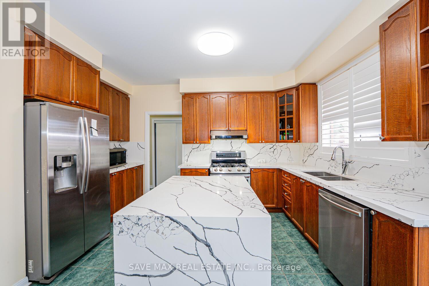 20 Binnery Drive, Brampton, Ontario  L6P 1A3 - Photo 15 - W12466850