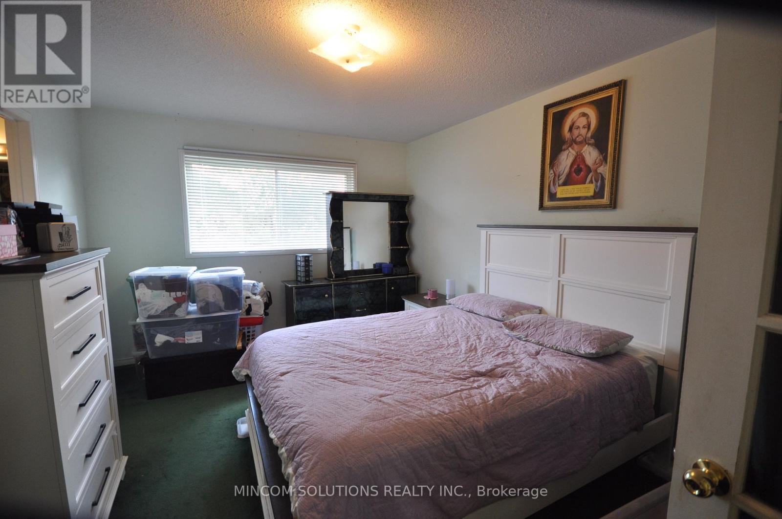 7665 Doverwood Drive, Mississauga, Ontario  L5N 8J2 - Photo 12 - W12466858