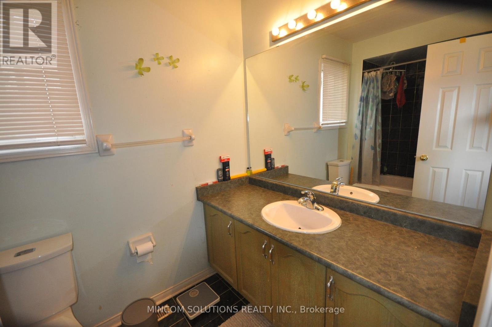 7665 Doverwood Drive, Mississauga, Ontario  L5N 8J2 - Photo 13 - W12466858
