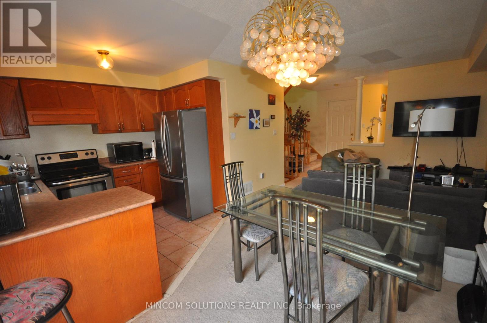 7665 Doverwood Drive, Mississauga, Ontario  L5N 8J2 - Photo 3 - W12466858