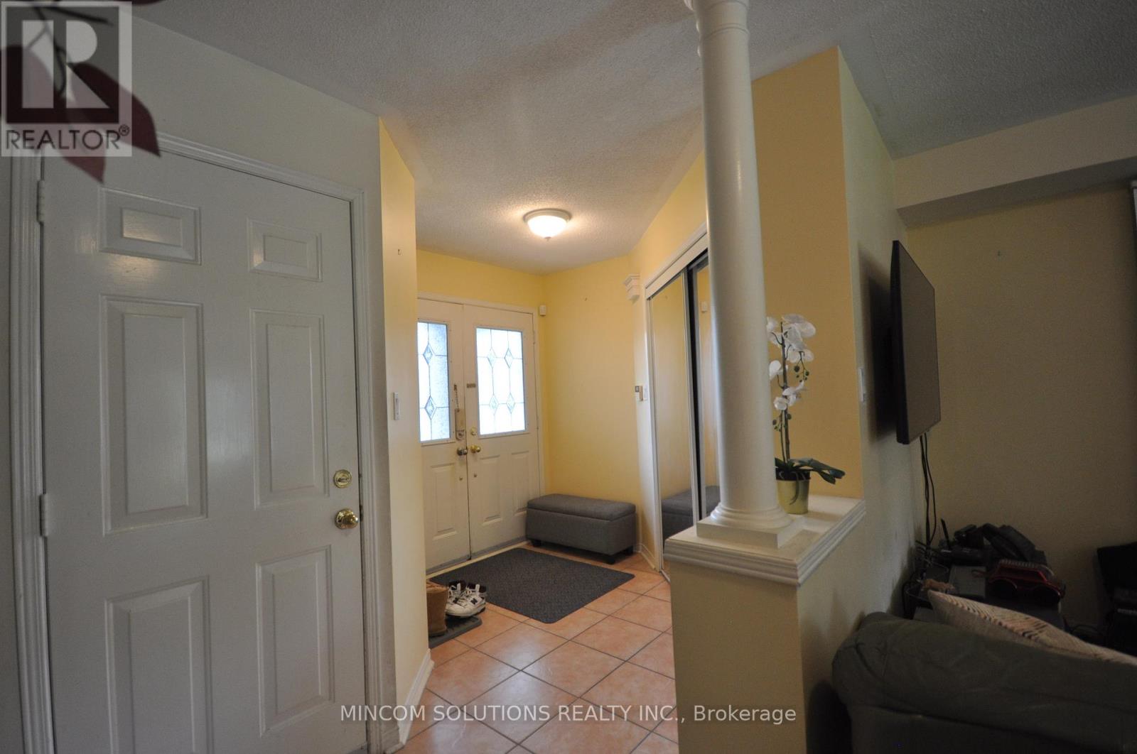 7665 Doverwood Drive, Mississauga, Ontario  L5N 8J2 - Photo 6 - W12466858