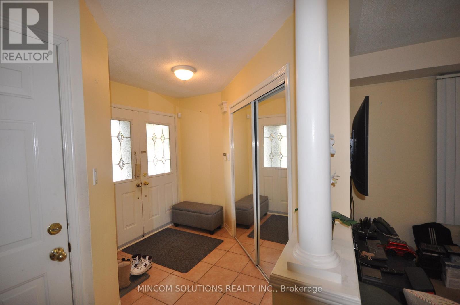 7665 Doverwood Drive, Mississauga, Ontario  L5N 8J2 - Photo 7 - W12466858