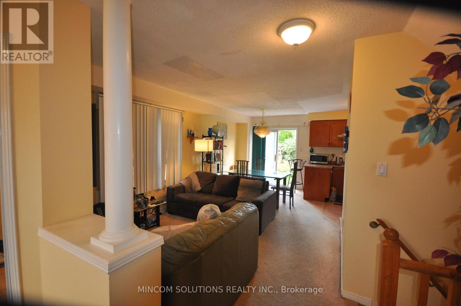 7665 Doverwood Drive, Mississauga, Ontario  L5N 8J2 - Photo 9 - W12466858