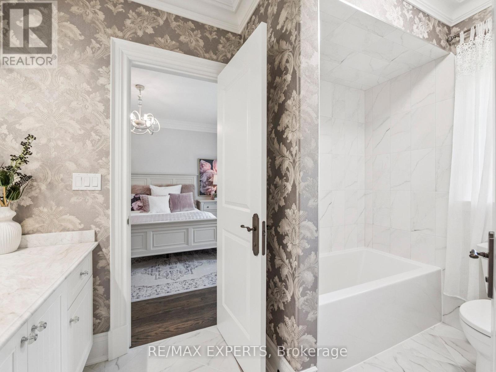 105 Eden Vale Drive Se, King, Ontario  L7B 1L9 - Photo 30 - N12465868