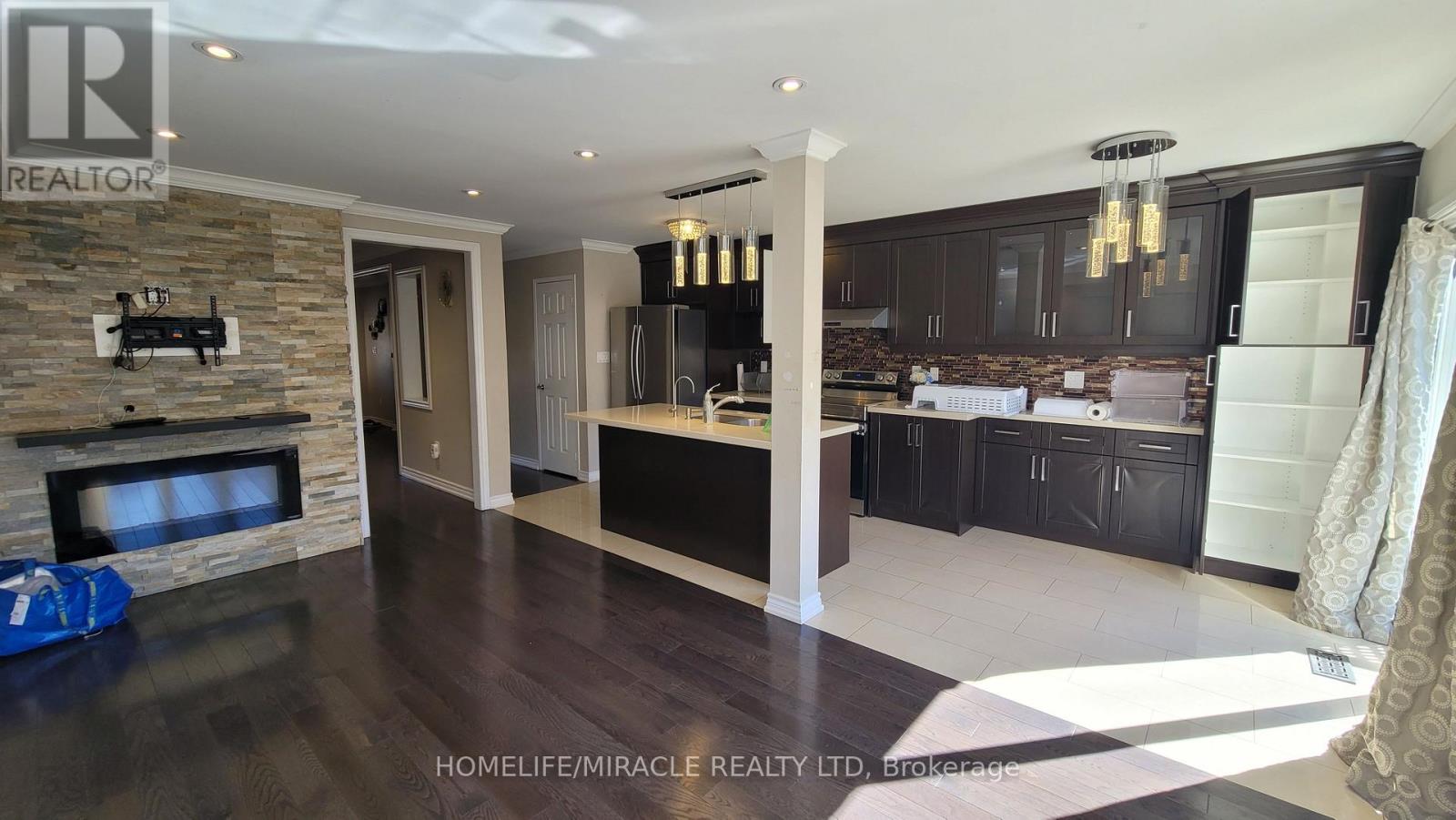 Upper Home - 5794 Gant Crescent, Mississauga, Ontario  L5V 2T5 - Photo 12 - W12465627