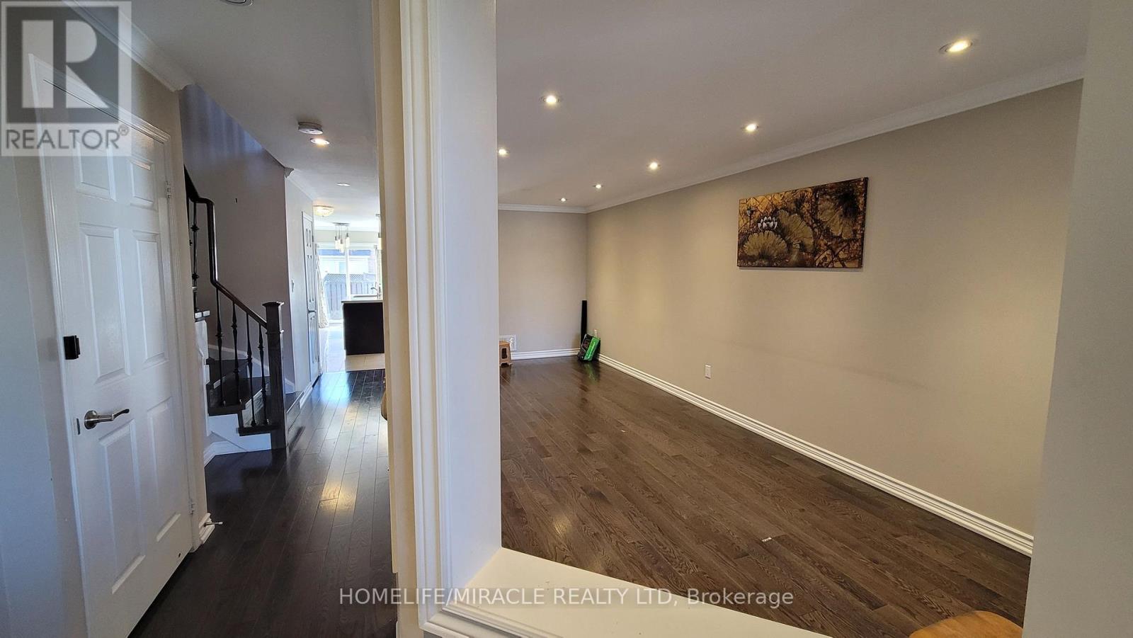 Upper Home - 5794 Gant Crescent, Mississauga, Ontario  L5V 2T5 - Photo 8 - W12465627