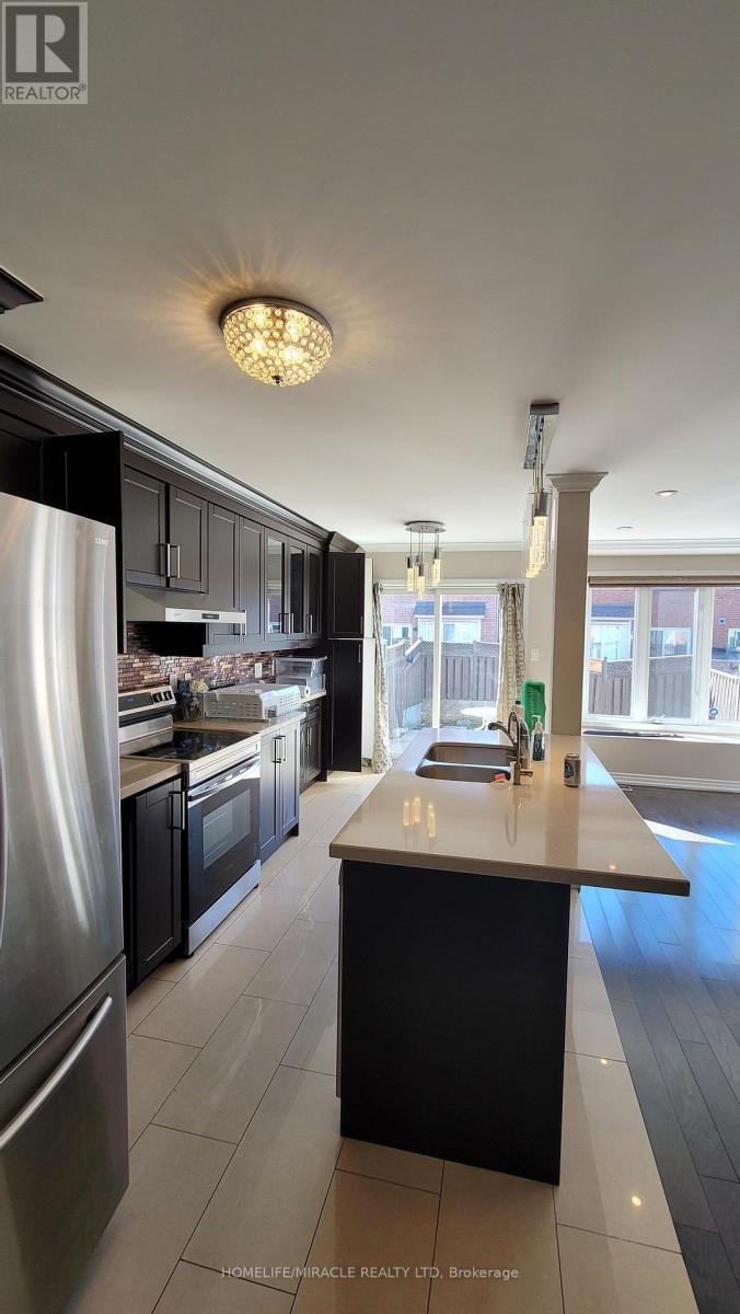 Upper Home - 5794 Gant Crescent, Mississauga, Ontario  L5V 2T5 - Photo 10 - W12465627