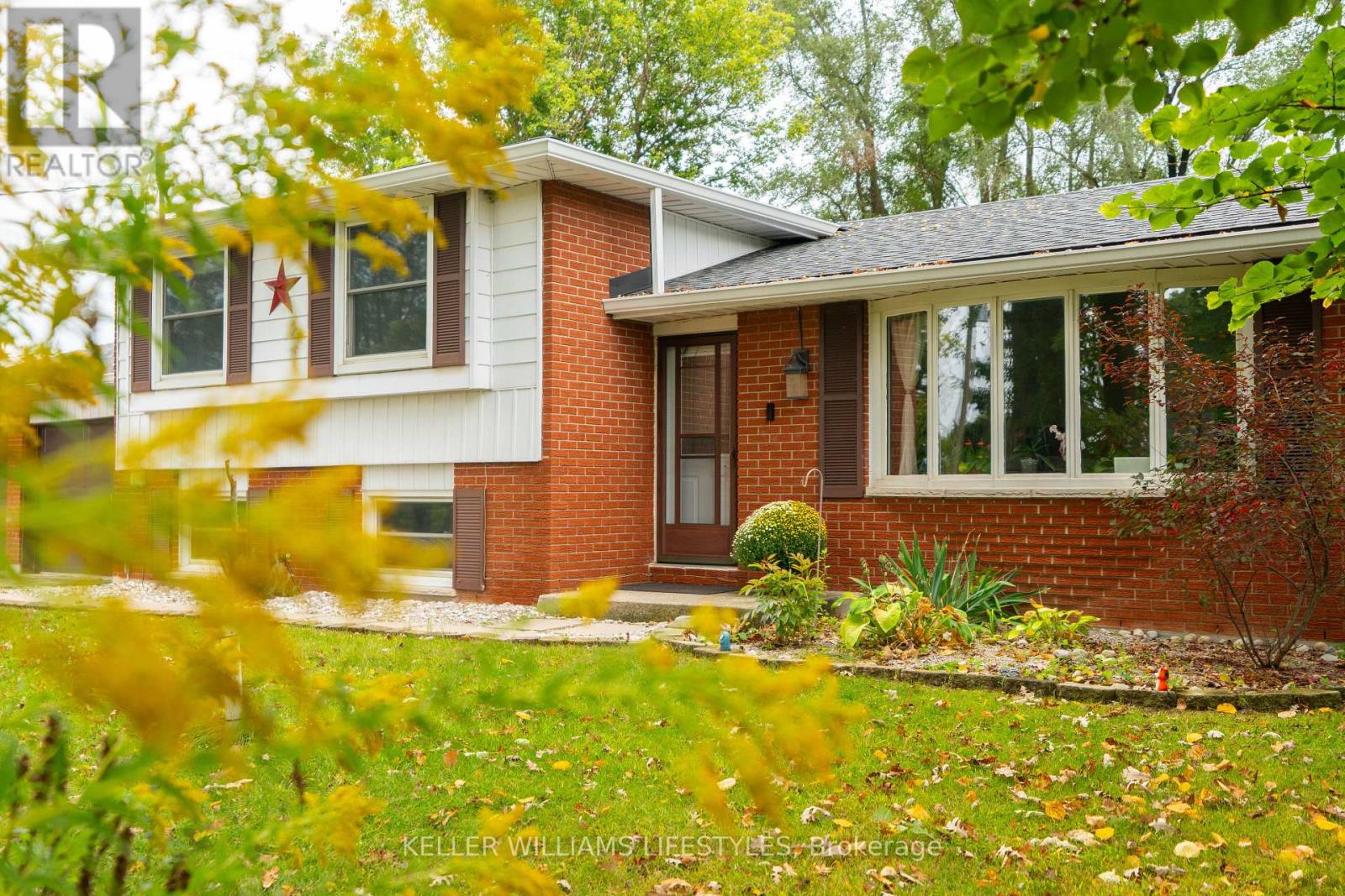 8749 LONGWOODS ROAD, Strathroy-Caradoc, Ontario