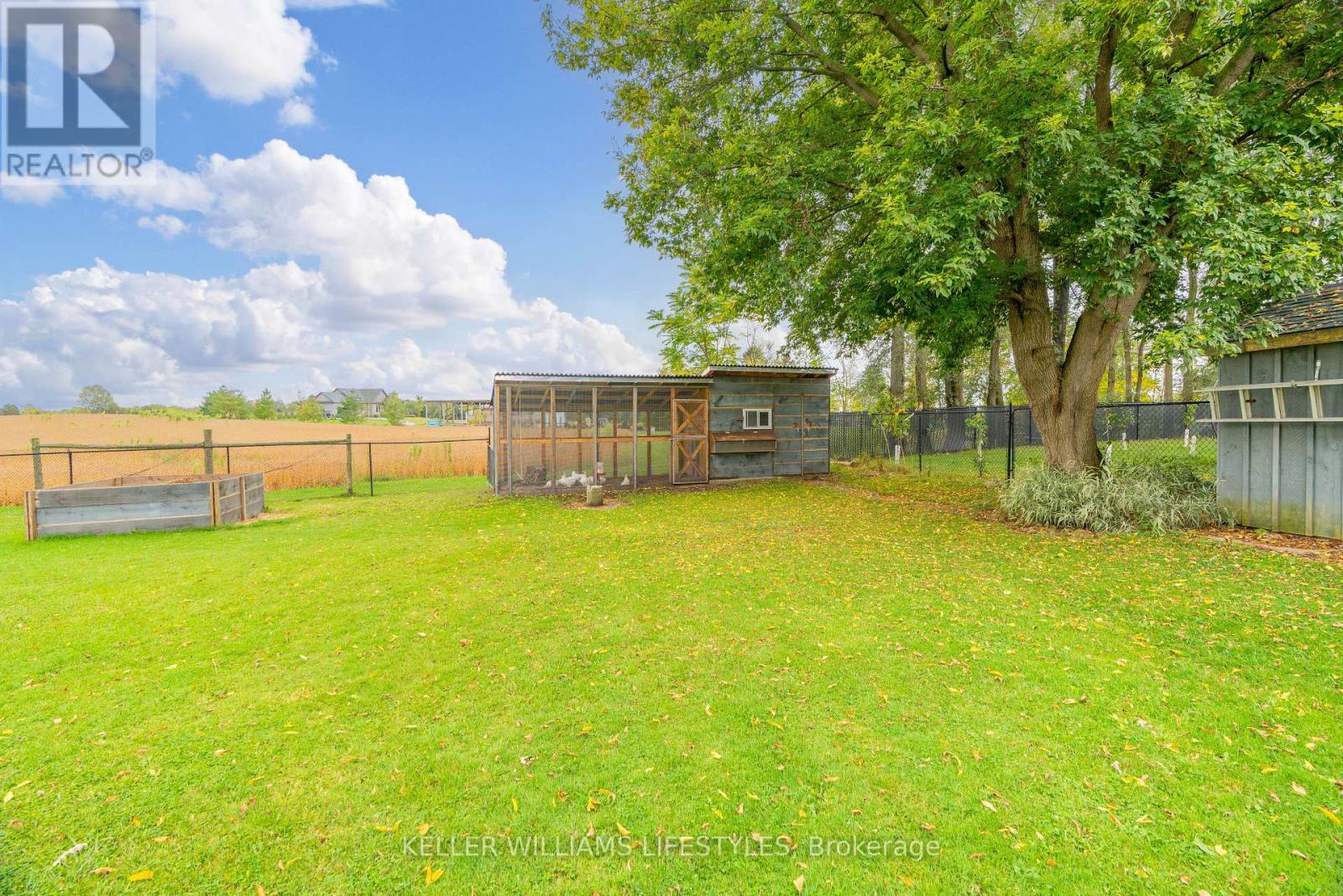 8749 Longwoods Road, Strathroy-Caradoc, Ontario  N0L 1W0 - Photo 7 - X12466901