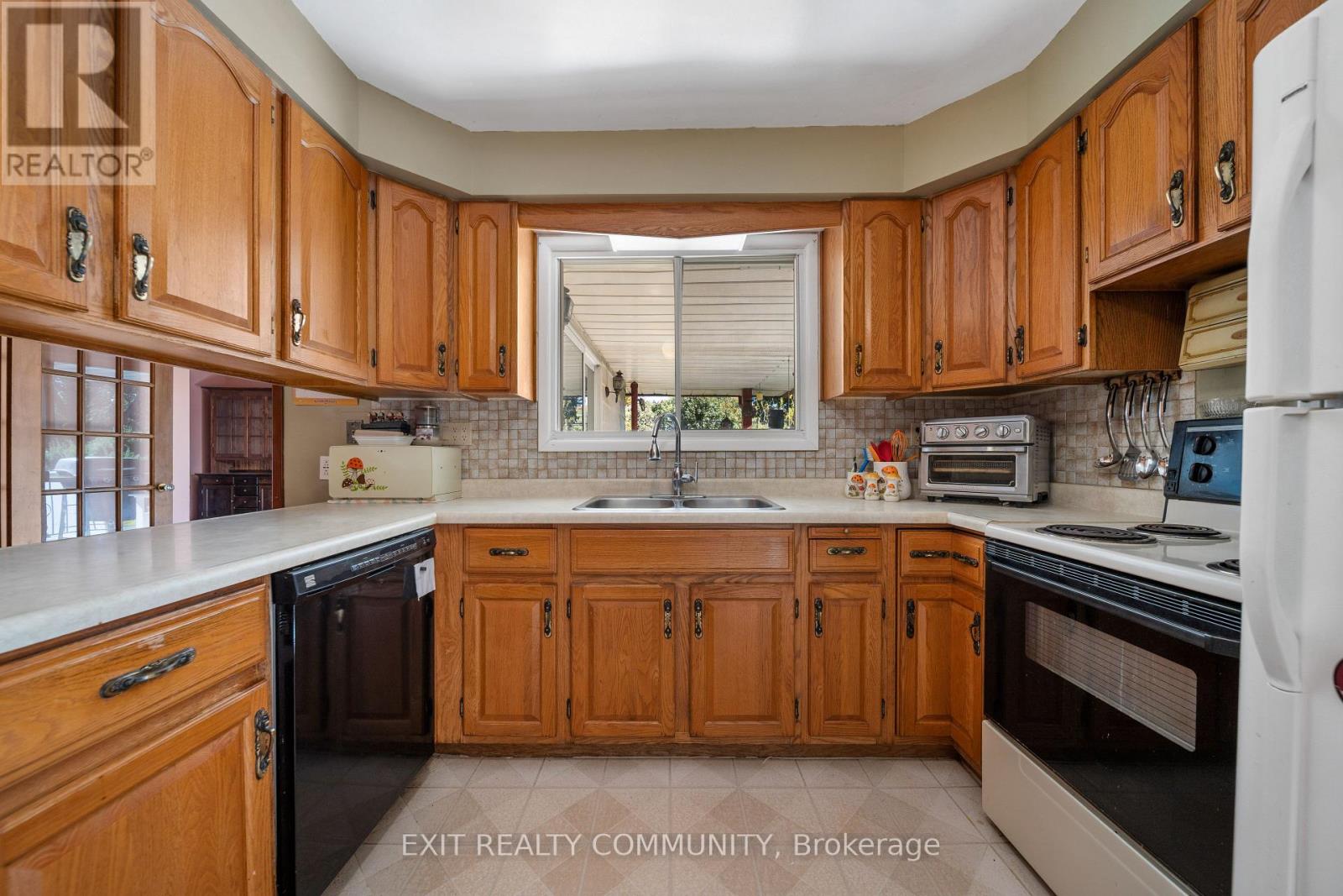 122 Mark Street, London East, Ontario  N5V 2G9 - Photo 14 - X12466926