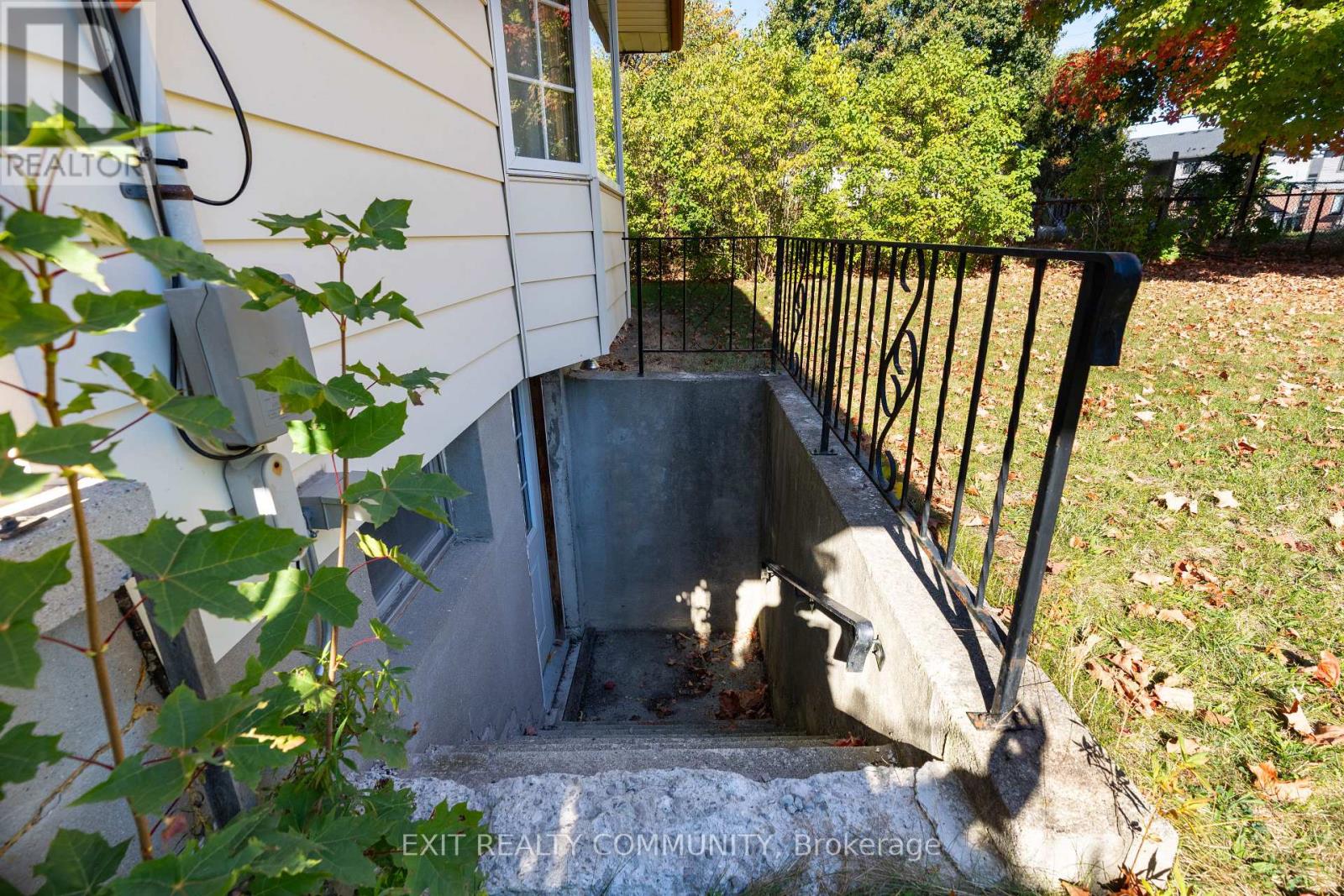 122 Mark Street, London East, Ontario  N5V 2G9 - Photo 6 - X12466926