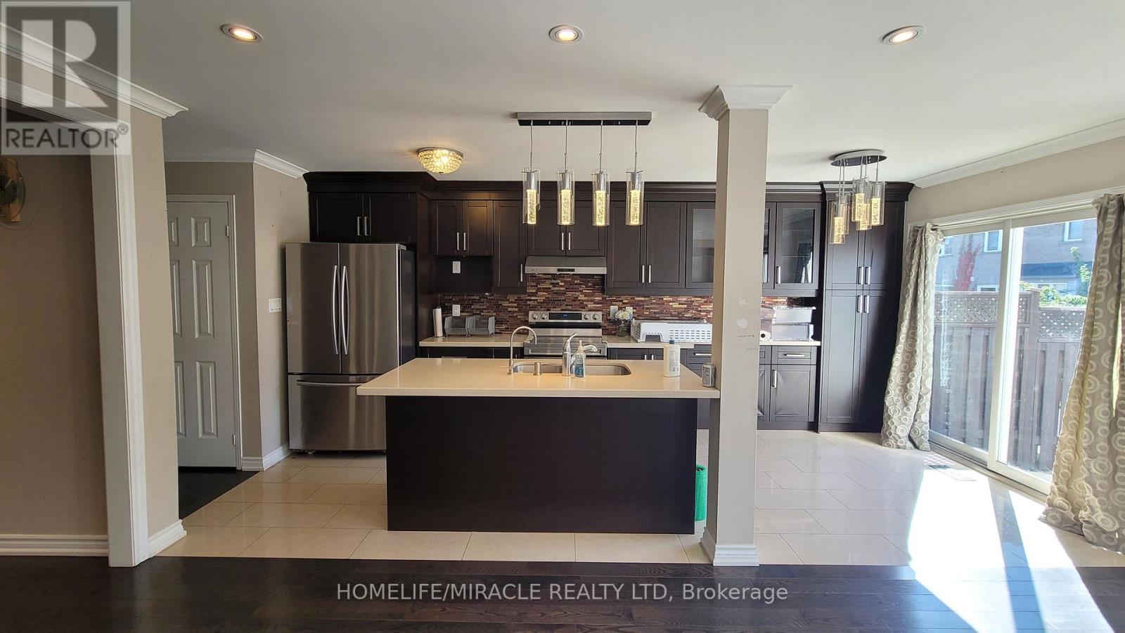 Upper Home - 5794 Gant Crescent, Mississauga, Ontario  L5V 2T5 - Photo 14 - W12465627