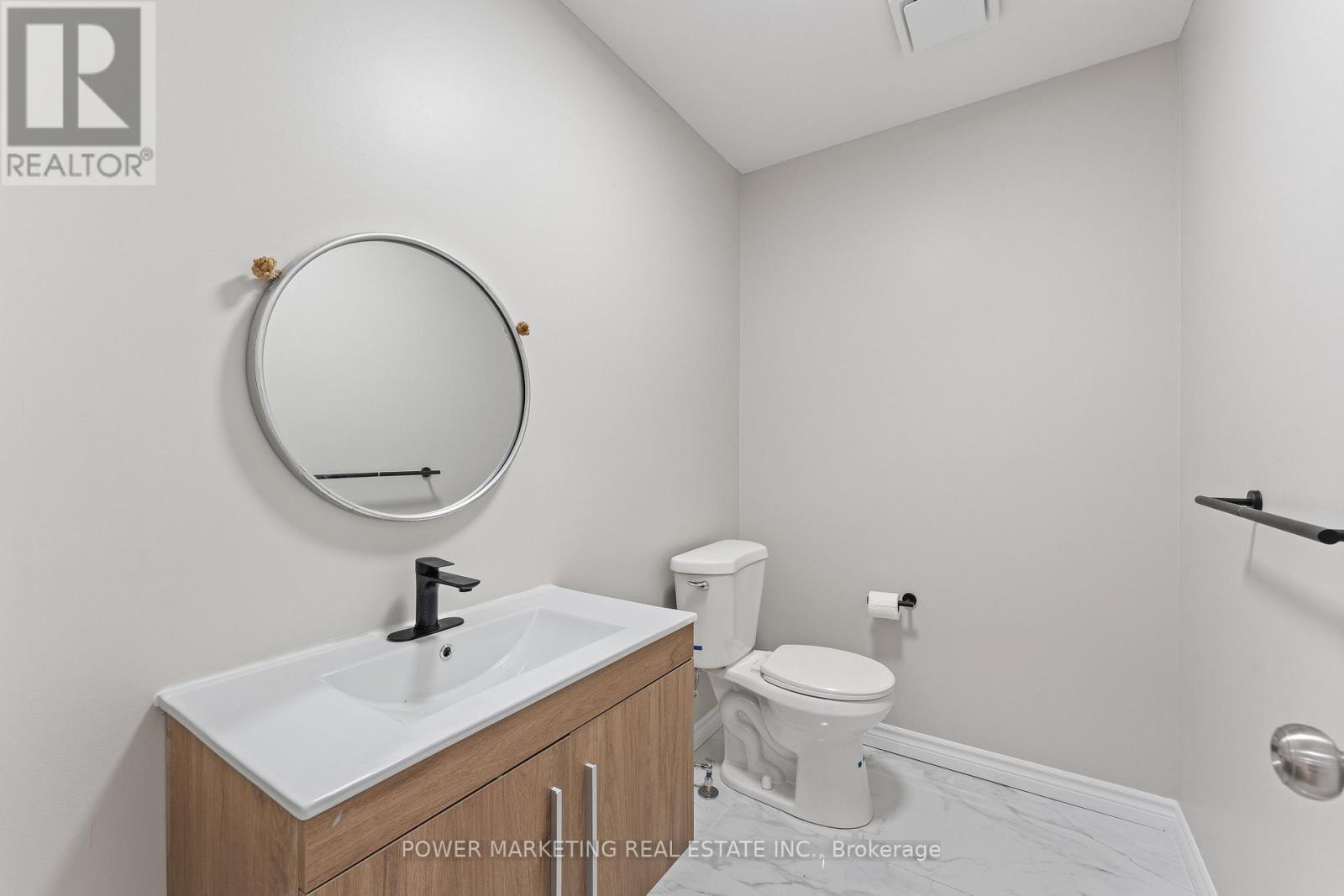 3 Newbury Crescent, Brampton (Westgate), Ontario  L6S 5L7 - Photo 9 - W12466907