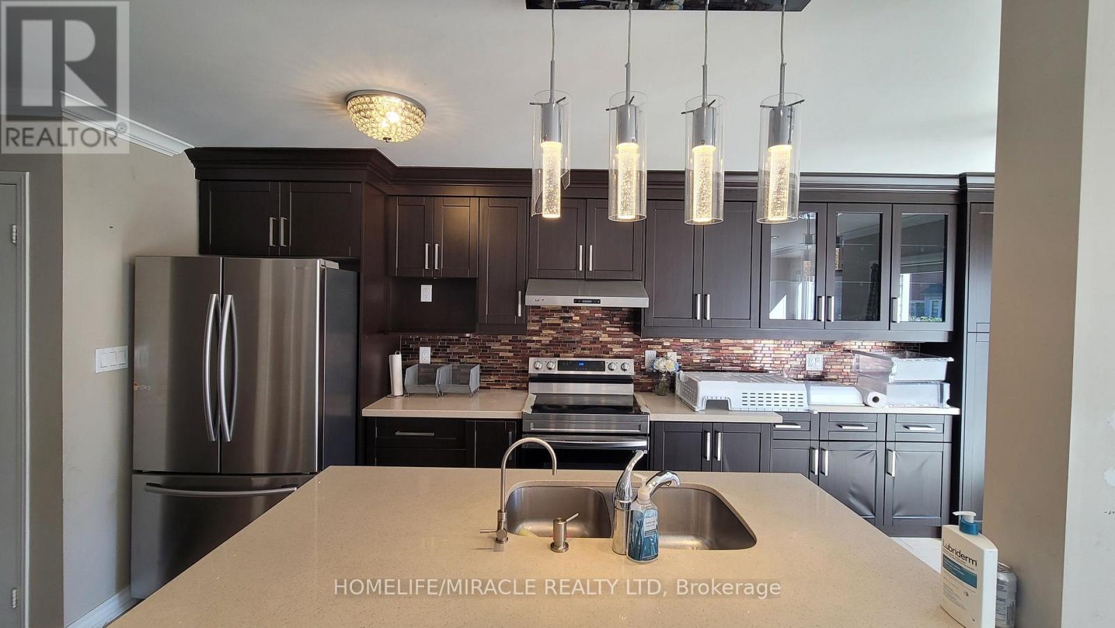 Upper Home - 5794 Gant Crescent, Mississauga, Ontario  L5V 2T5 - Photo 15 - W12465627
