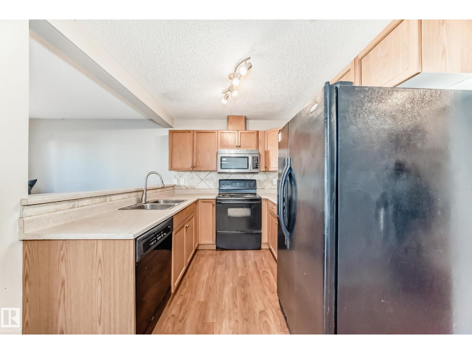 16320 56 St Nw, Edmonton, Alberta  T5Y 3L3 - Photo 7 - E4462386