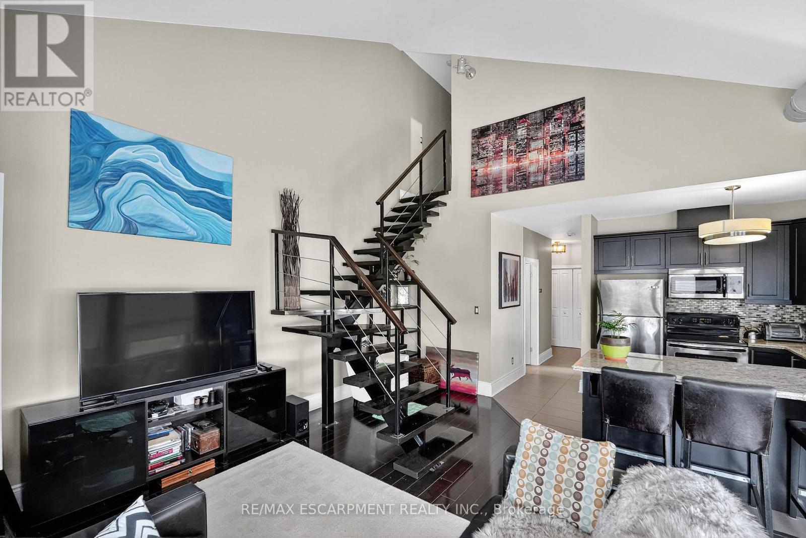 404 - 80 King William Street, Hamilton, Ontario  L8R 0A1 - Photo 3 - X12466795
