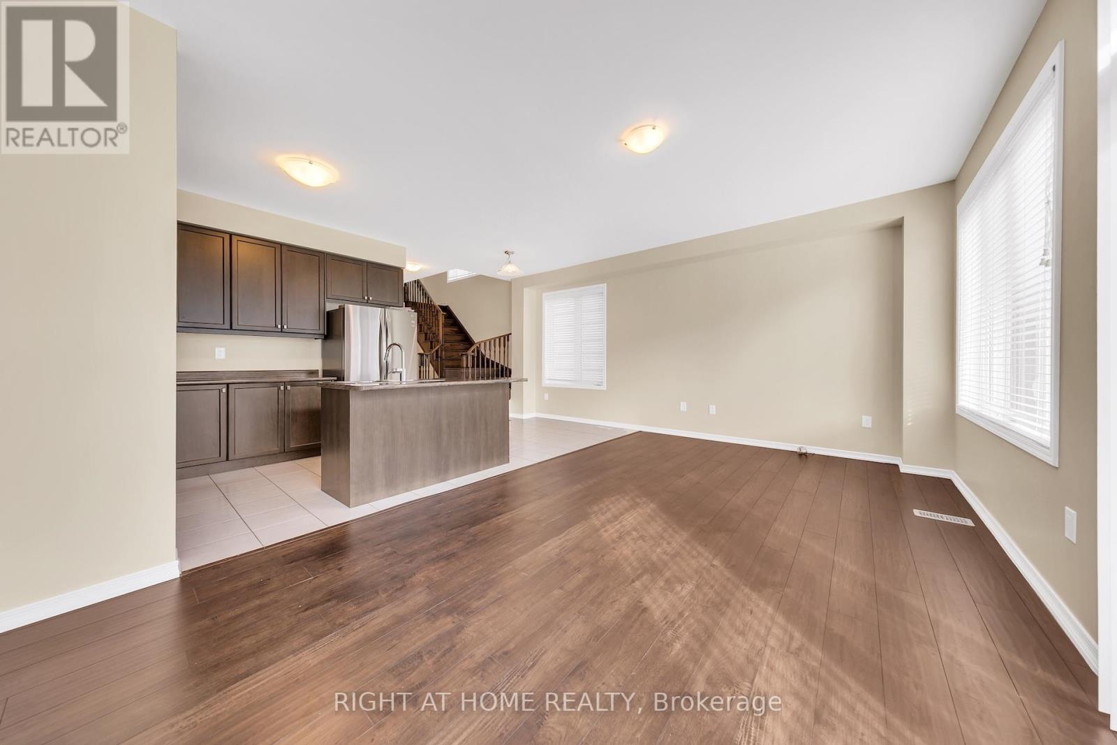 32 Mccargow Drive, Haldimand, Ontario  N3W 0C3 - Photo 17 - X12466801