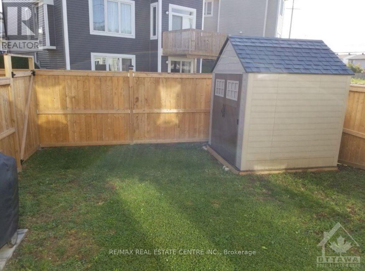 1924 Maple Grove, Ottawa, Ontario  K2S 1B9 - Photo 12 - X12466802