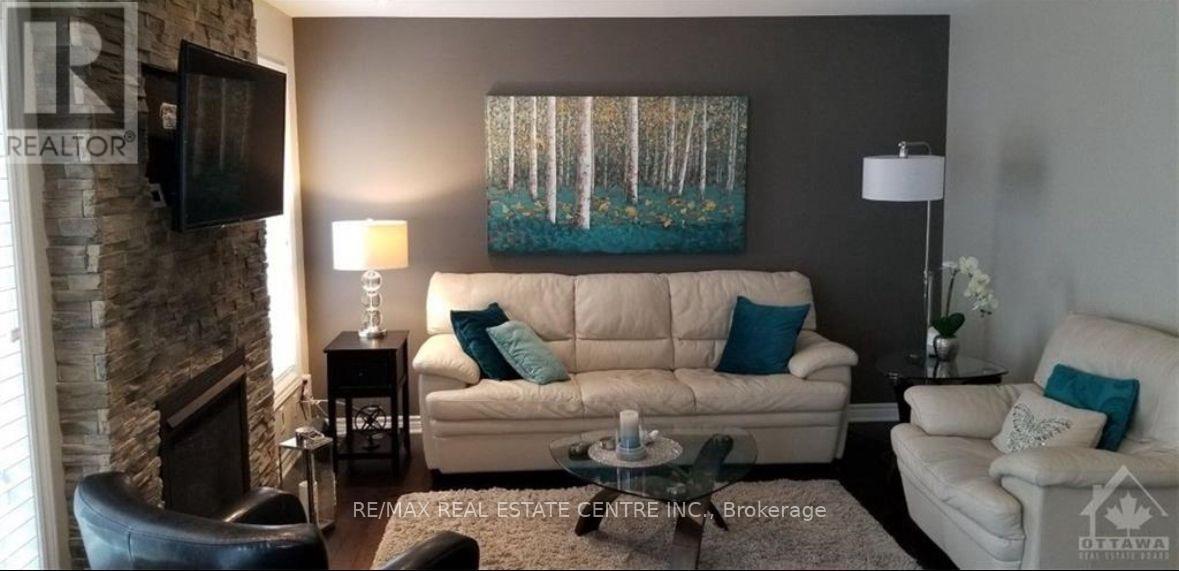1924 Maple Grove, Ottawa, Ontario  K2S 1B9 - Photo 2 - X12466802