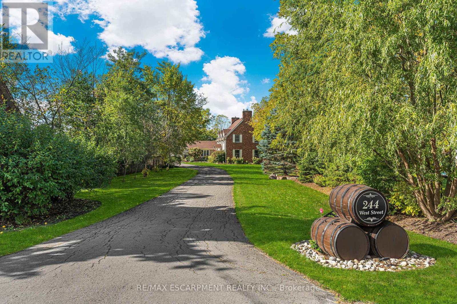 244 West Street, West Lincoln, Ontario  L0R 2A0 - Photo 4 - X12466813