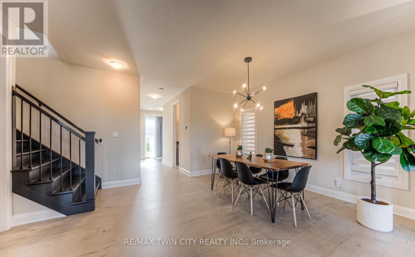 904 Thomas Pedder Court, Kitchener, Ontario  N2P 0C3 - Photo 7 - X12466838