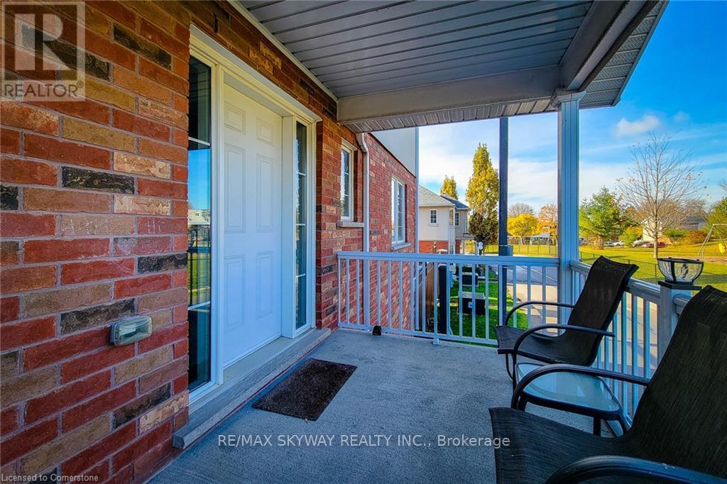49 - 20 Mcconkey Crescent, Brantford, Ontario  N3S 0B9 - Photo 3 - X12466859