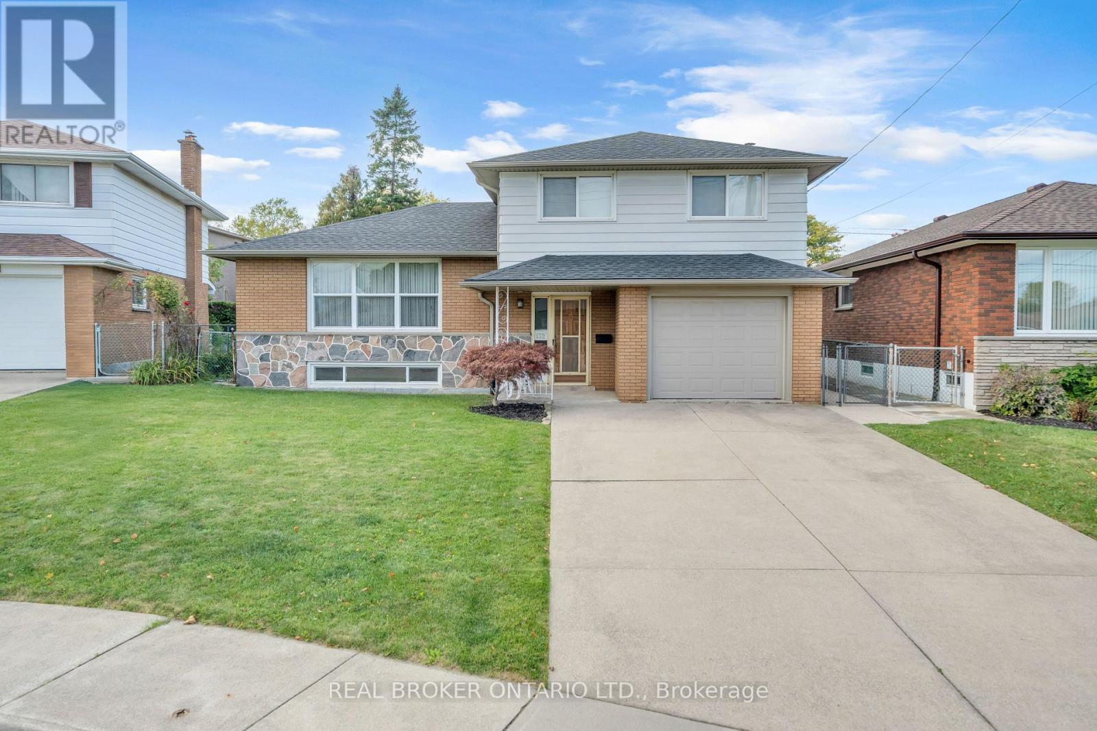 132 GREENINGDON DRIVE, Hamilton, Ontario