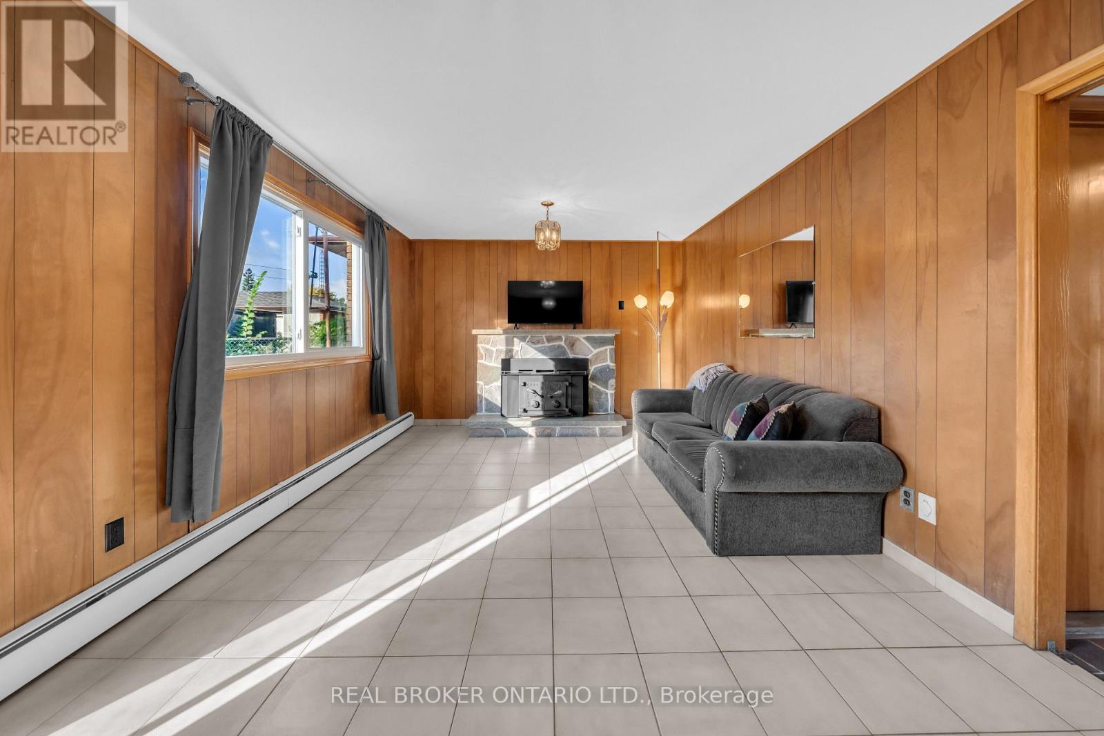 132 Greeningdon Drive, Hamilton, Ontario  L9A 4W7 - Photo 18 - X12466876