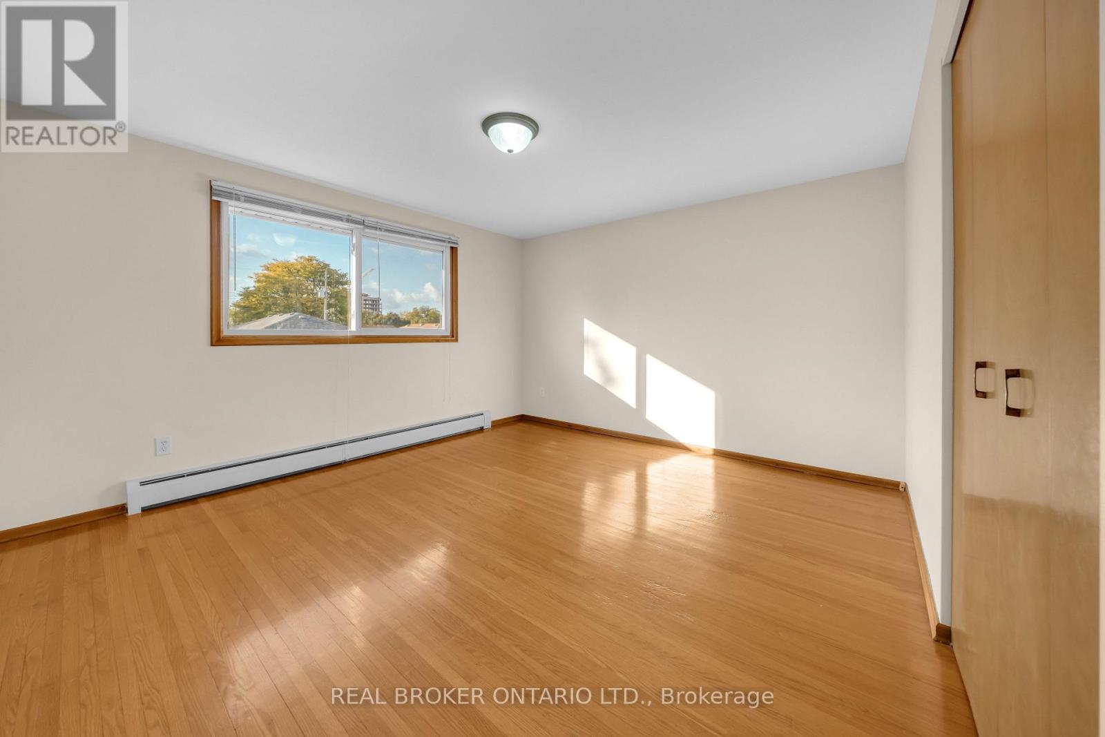 132 Greeningdon Drive, Hamilton, Ontario  L9A 4W7 - Photo 23 - X12466876