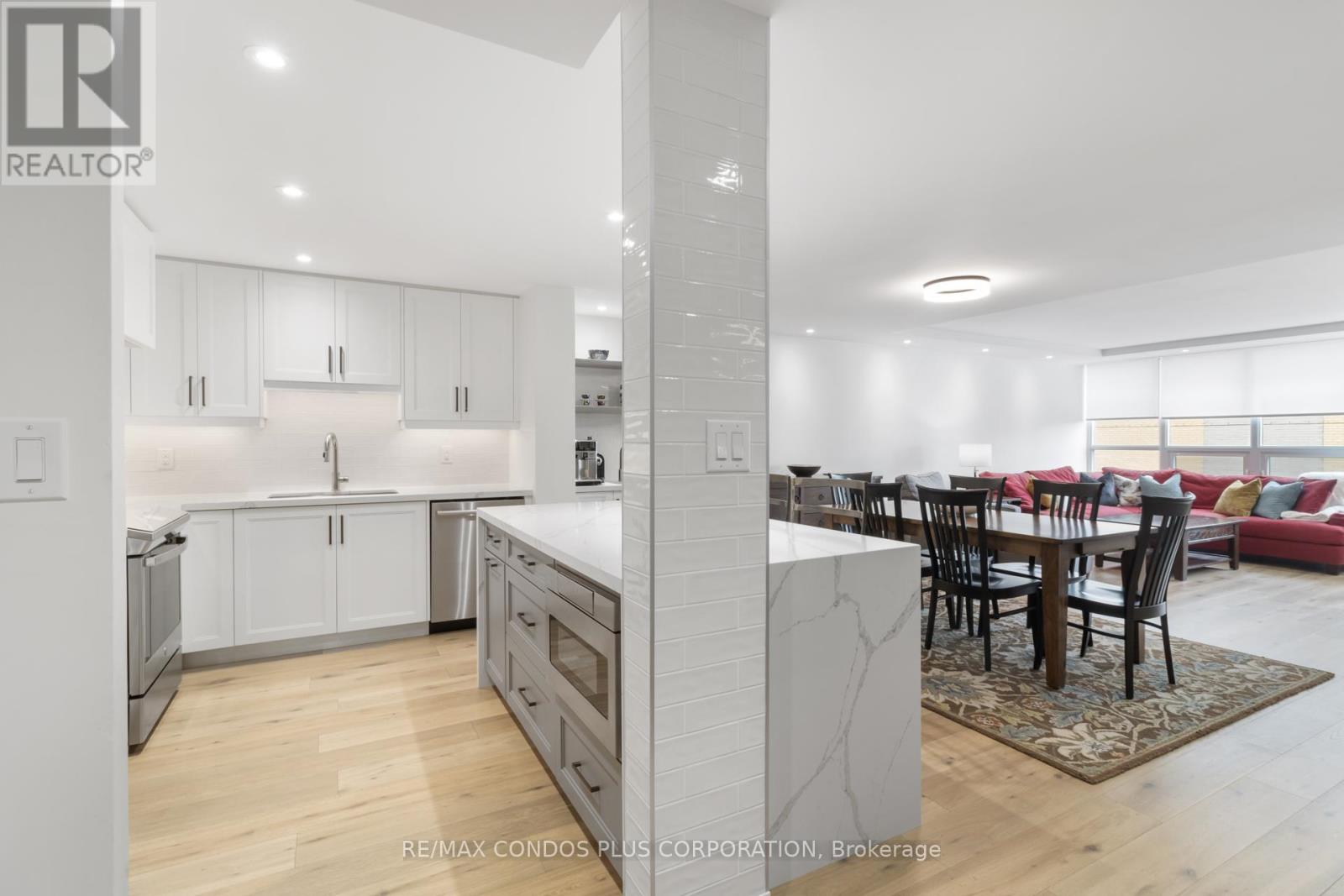 1401 - 71 Charles Street E, Toronto, Ontario  M4Y 2T3 - Photo 10 - C12241464
