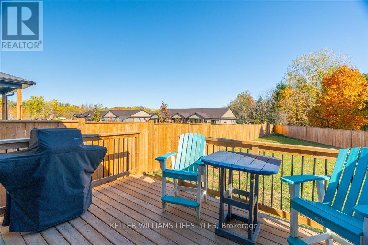 92 Queen Street, North Middlesex, Ontario  N0M 1A0 - Photo 43 - X12465658