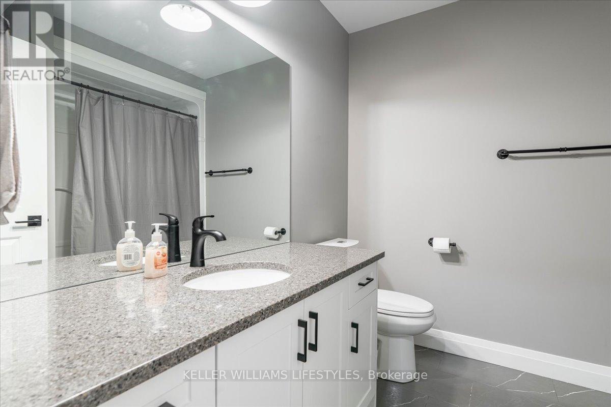 92 Queen Street, North Middlesex, Ontario  N0M 1A0 - Photo 34 - X12465658