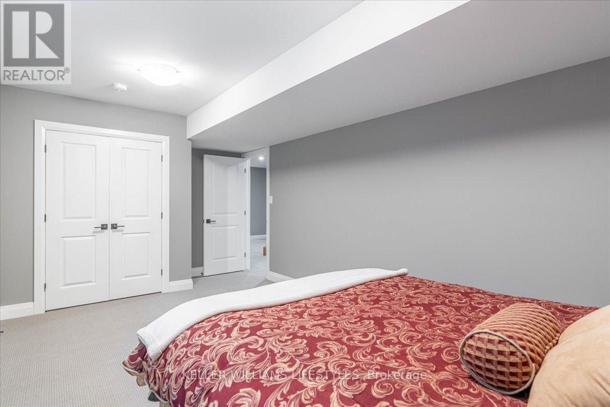 92 Queen Street, North Middlesex, Ontario  N0M 1A0 - Photo 38 - X12465658
