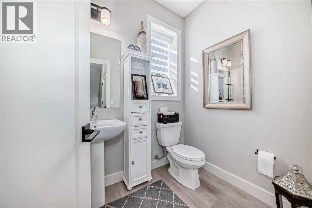 17 Royal Elm Green Nw, Calgary, Alberta  T3G 0G8 - Photo 16 - A2258218