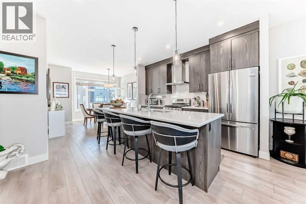 17 Royal Elm Green Nw, Calgary, Alberta  T3G 0G8 - Photo 5 - A2258218