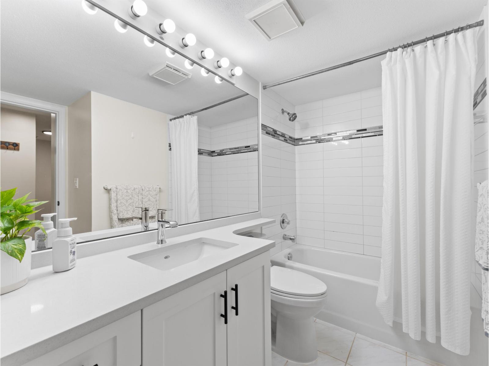110 14885 100 Avenue, Surrey, British Columbia  V3R 0W1 - Photo 4 - R3059267