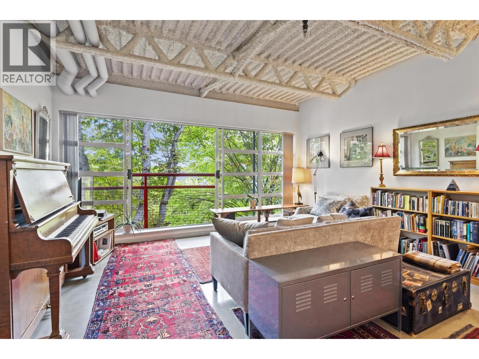 424 350 E 2ND AVENUE, Vancouver, British Columbia